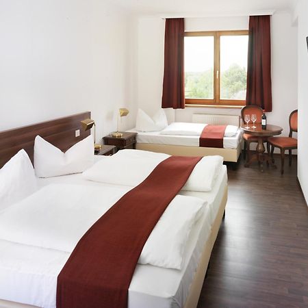 Hotel Marc Aurel Petronell Buitenkant foto