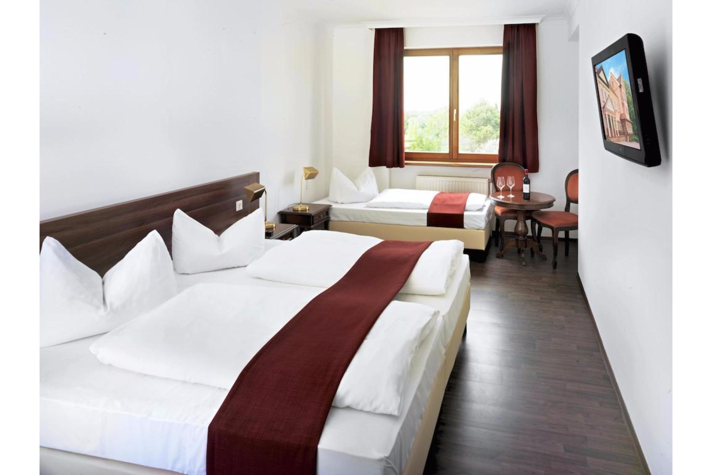 Hotel Marc Aurel Petronell Buitenkant foto