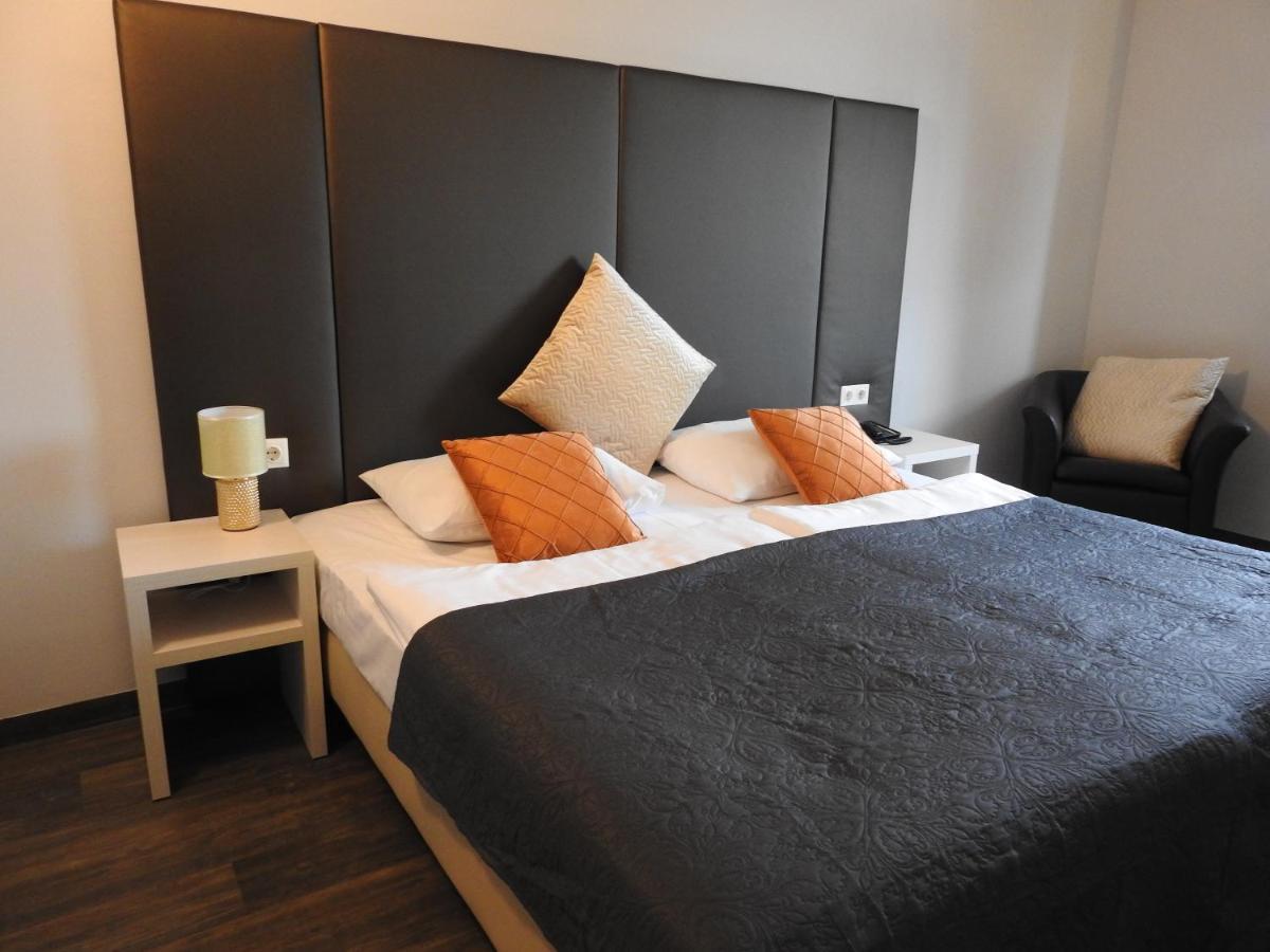 Hotel Marc Aurel Petronell Buitenkant foto