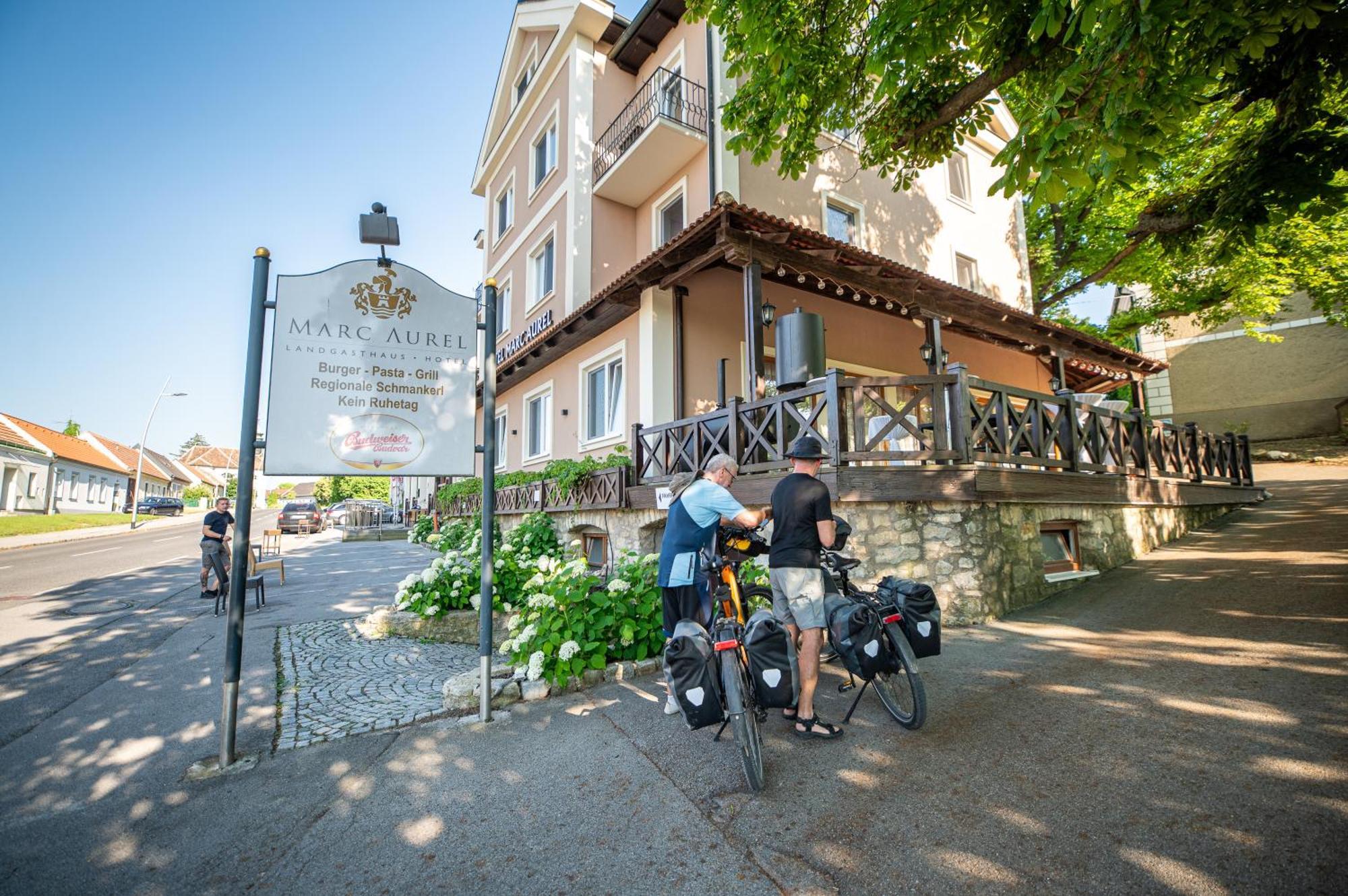 Hotel Marc Aurel Petronell Buitenkant foto