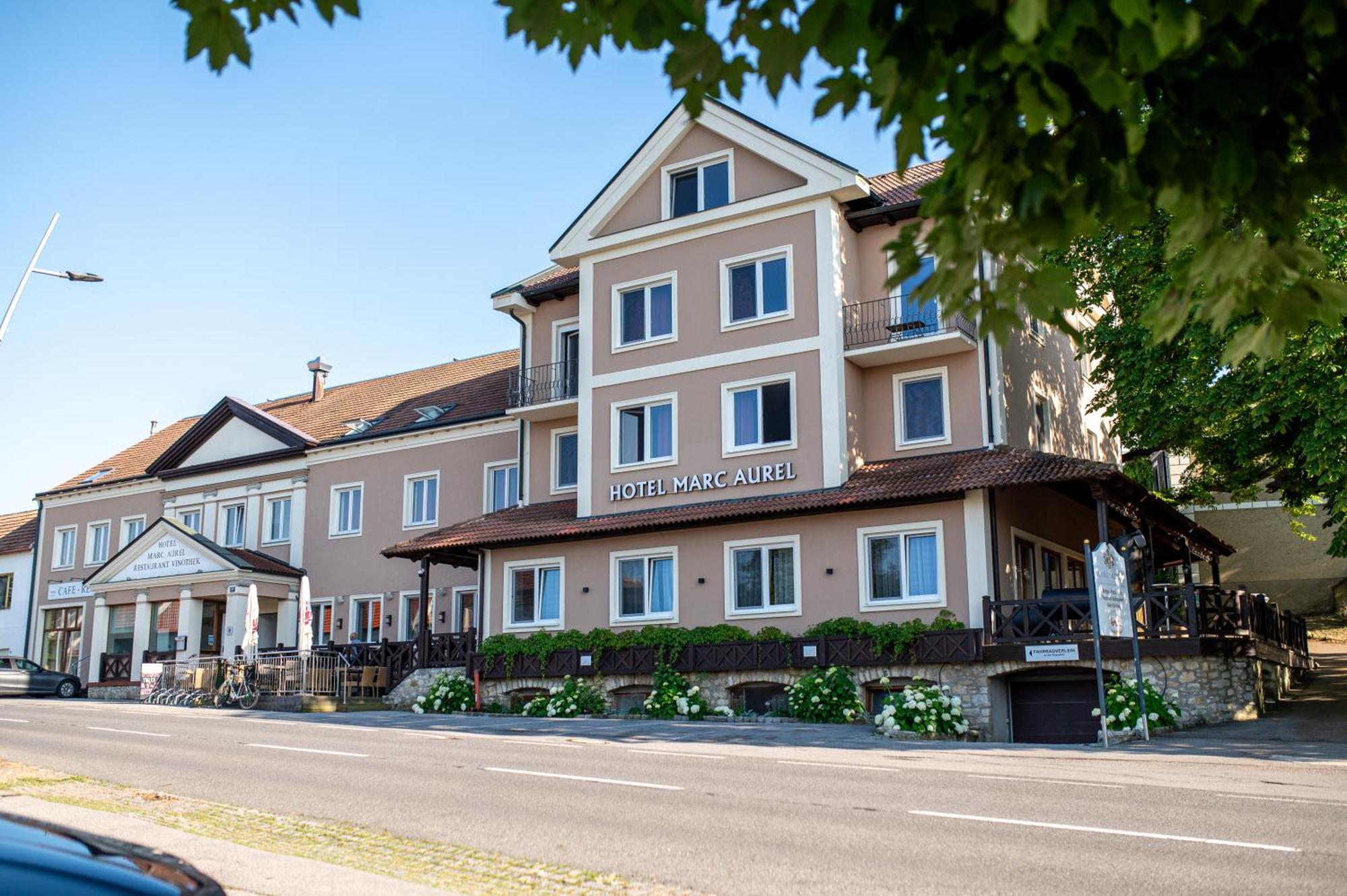 Hotel Marc Aurel Petronell Buitenkant foto