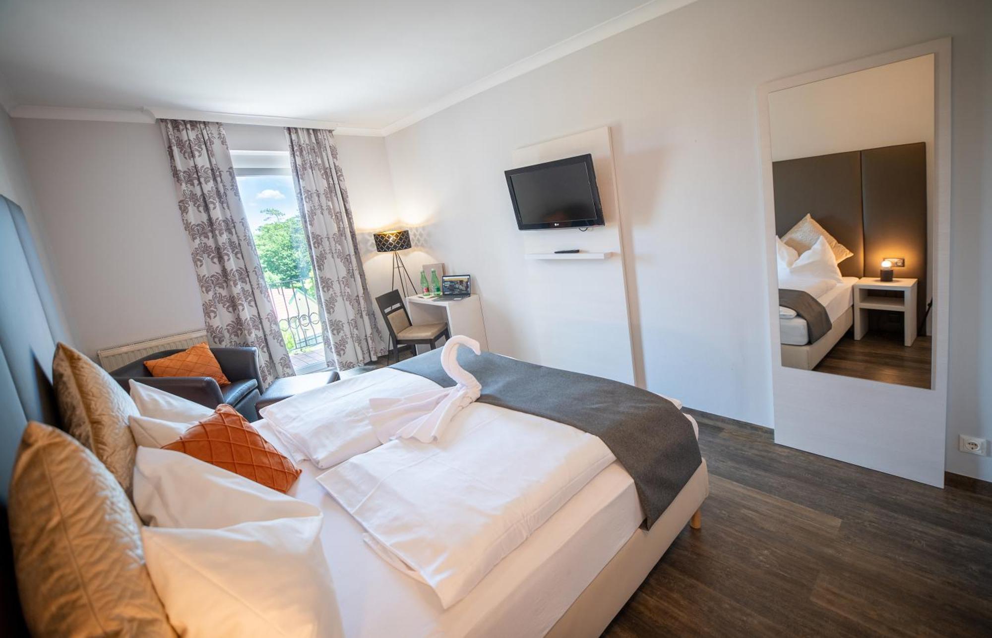Hotel Marc Aurel Petronell Buitenkant foto