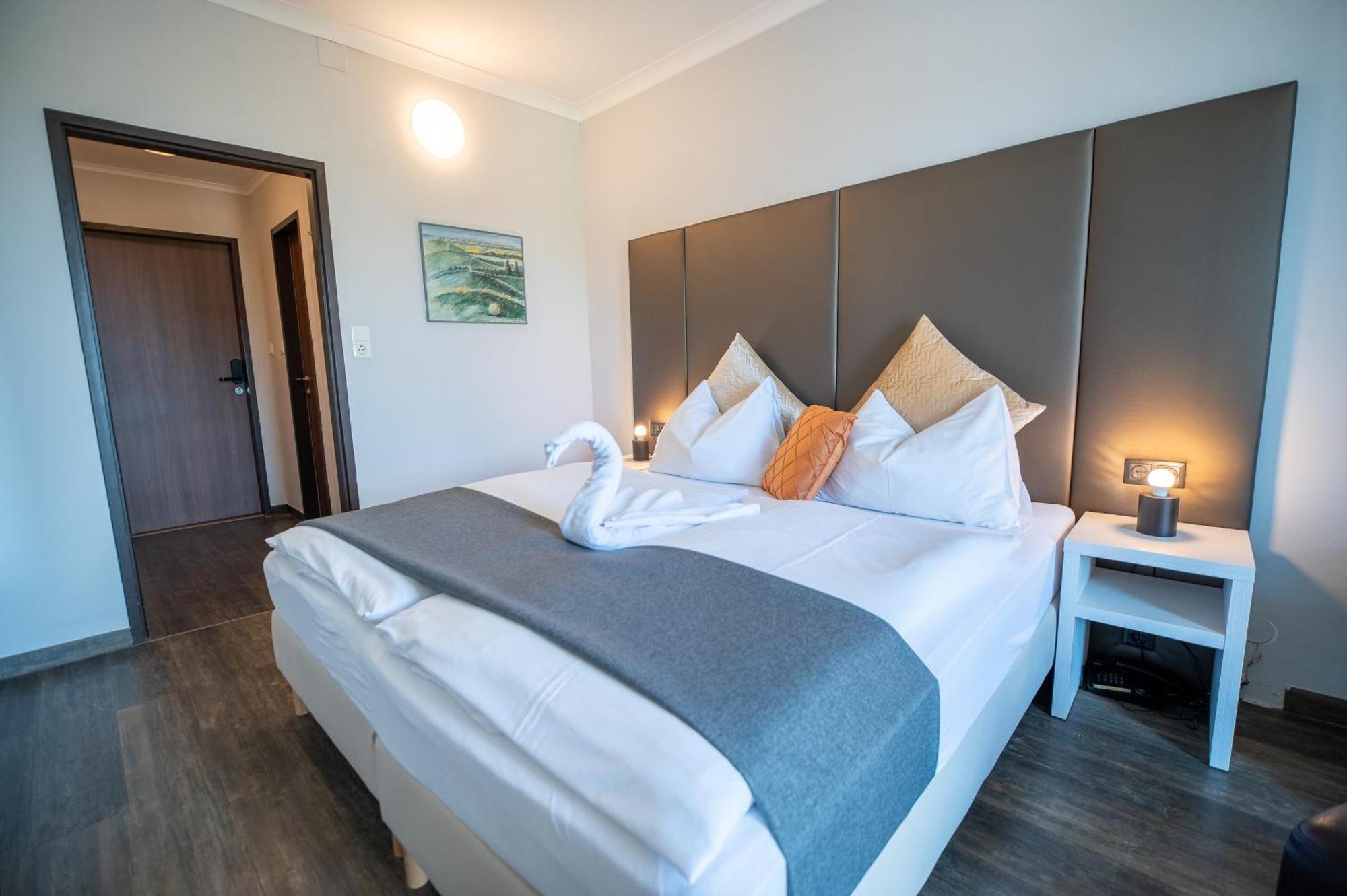 Hotel Marc Aurel Petronell Buitenkant foto