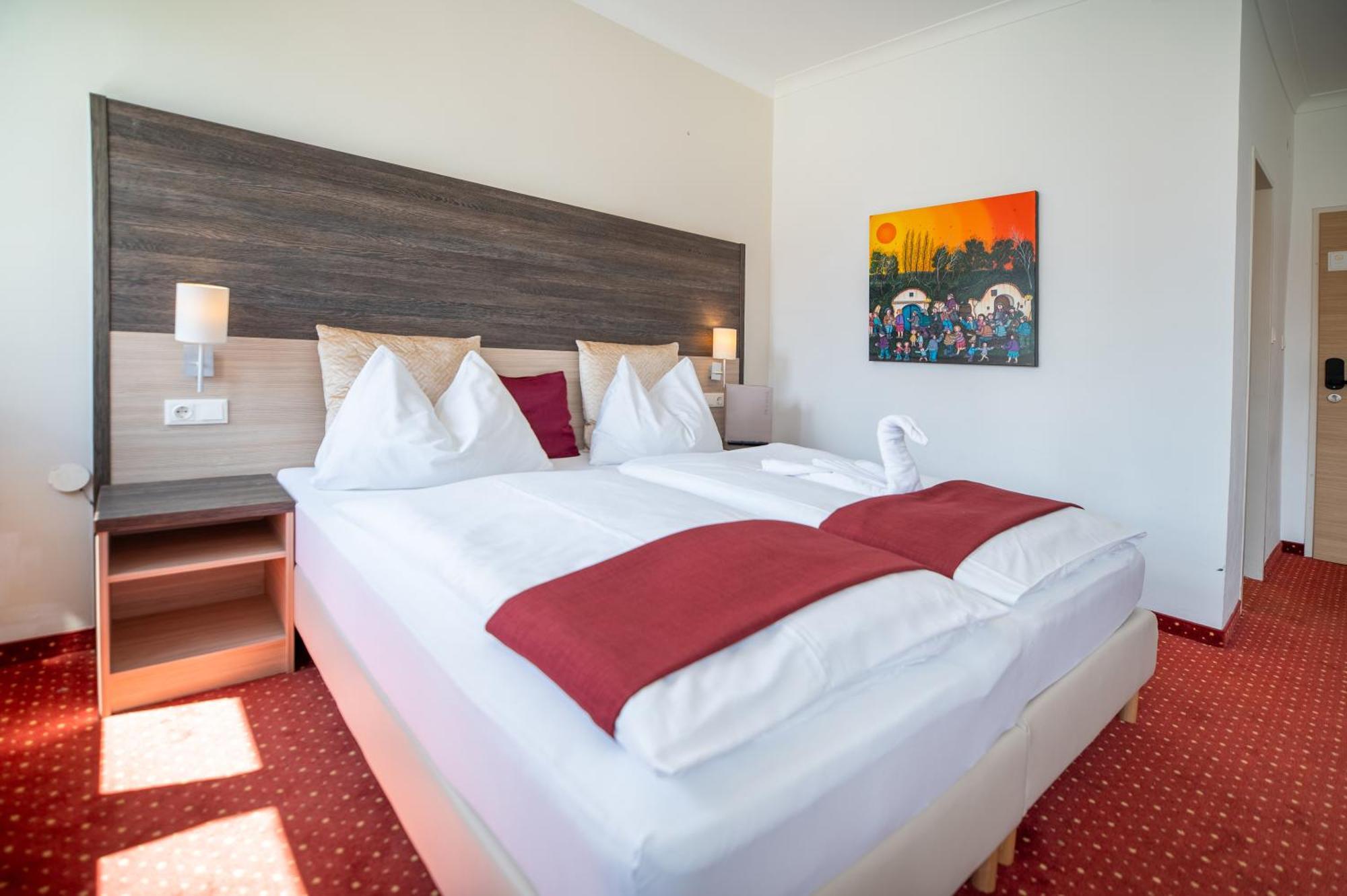 Hotel Marc Aurel Petronell Buitenkant foto